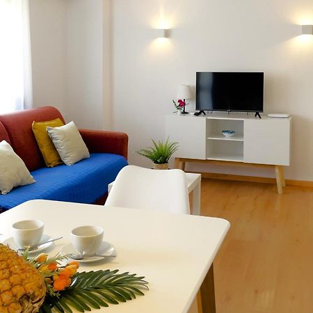 Mediterraneo 508. Fantastic Studio On The Beachfront With Sea Views. Marbella Kültér fotó