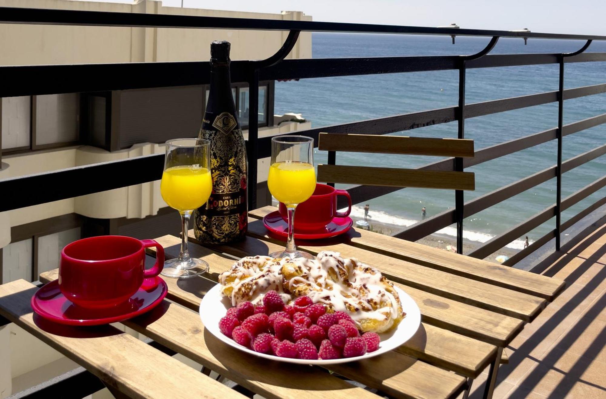 Mediterraneo 508. Fantastic Studio On The Beachfront With Sea Views. Marbella Kültér fotó